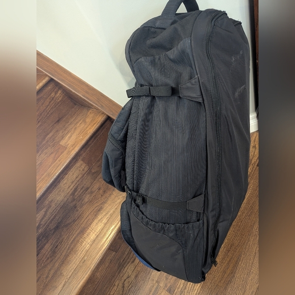 Eagle Creek 90L Thrive Convertible Blue & Black Backpack- Used Once! - Picture 5 of 17